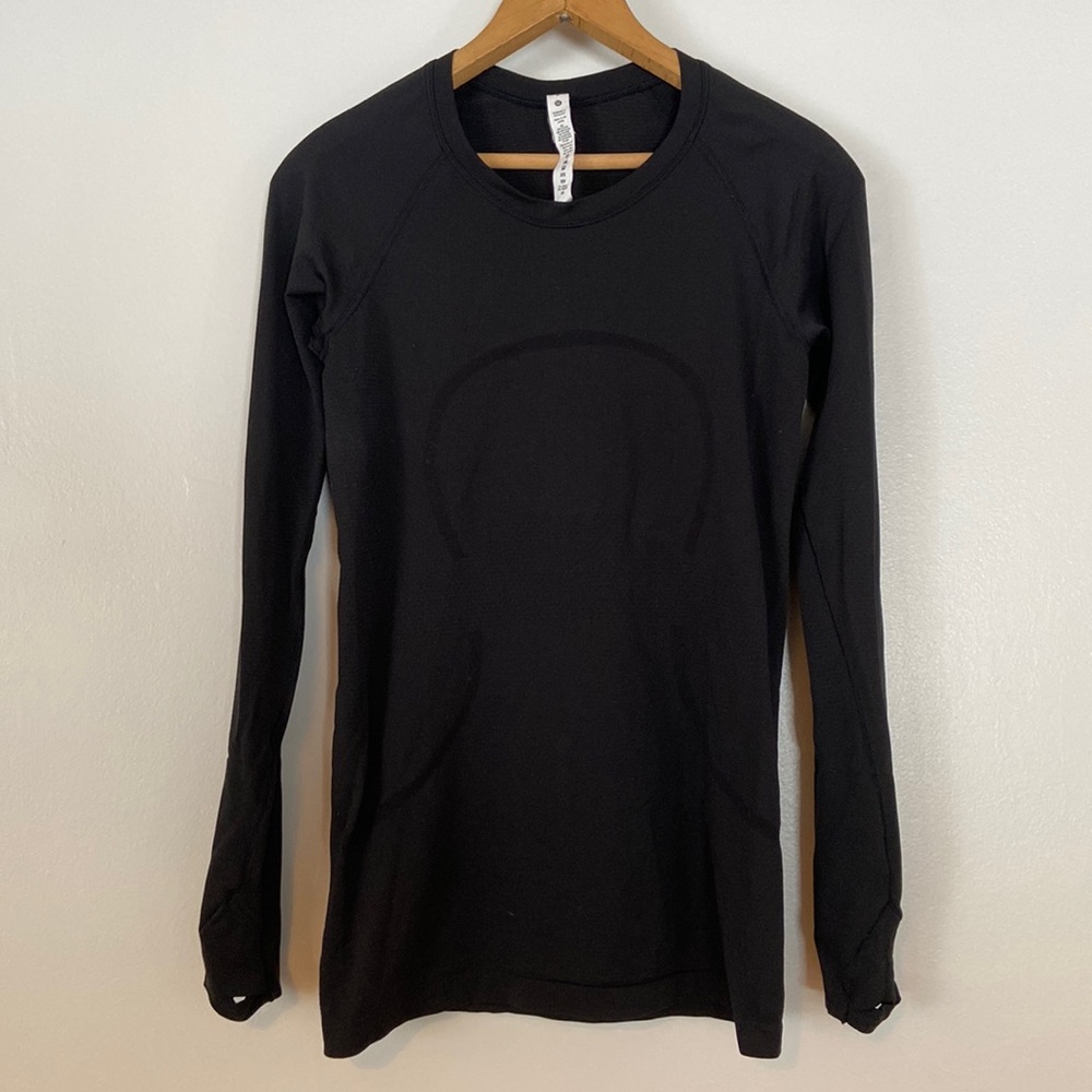 LULULEMON | women’s black athletic long sleeve tee | size 6 medium